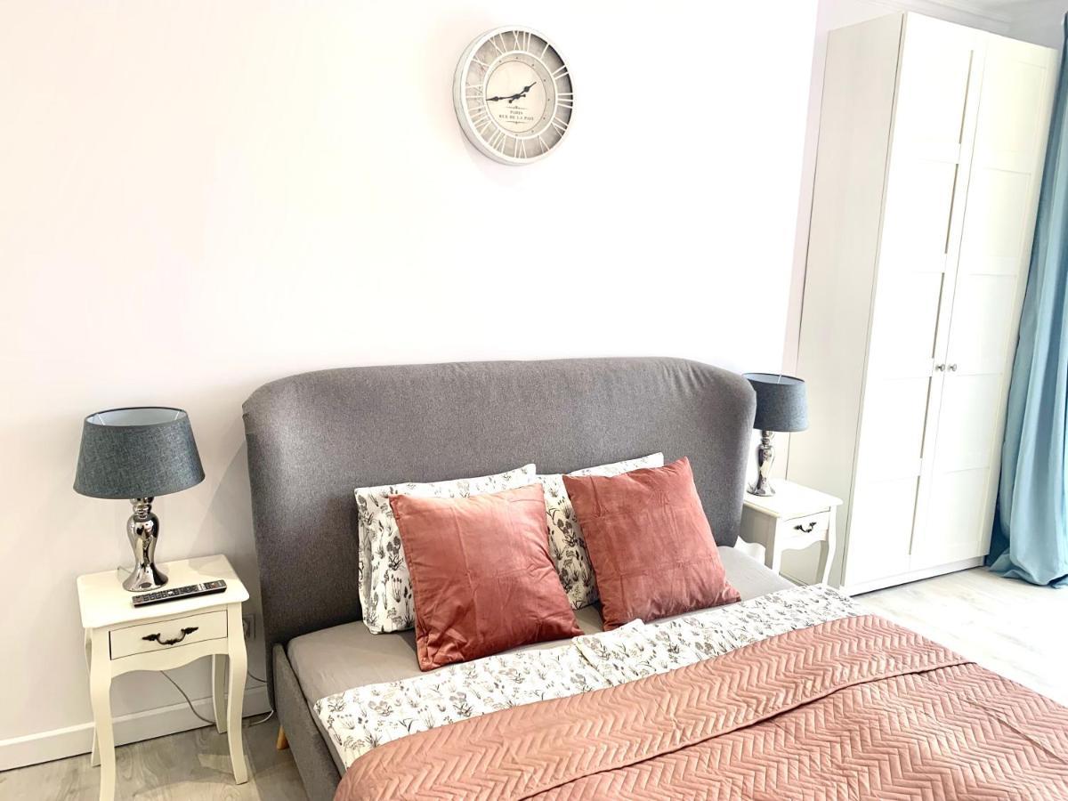 Apartamenty Sienkiewicza - Bezplatny Parking, Centrum, Park, Fv Kielce Ngoại thất bức ảnh